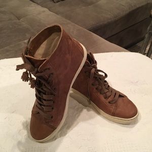 UGGS 1009885 Tasseled Blarney Chestnut 8M